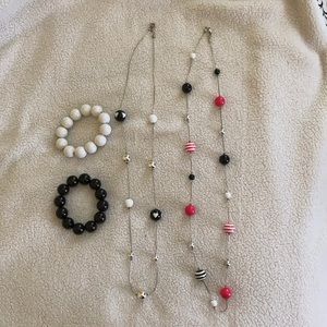 Costume Jewelry - 2 Necklaces 2 Bracelets
